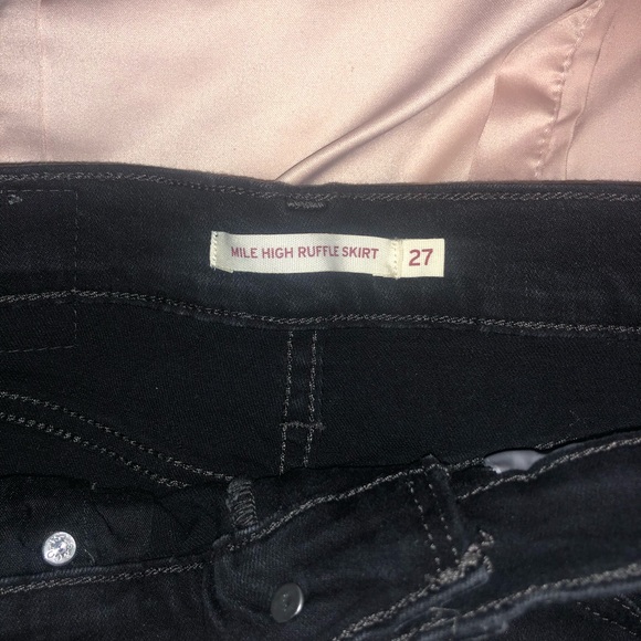 Levi Mile High Ruffle Skirt - Picture 4 of 4